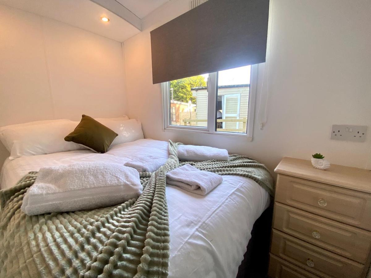 Elletson Park Hotell Pilling Exteriör bild