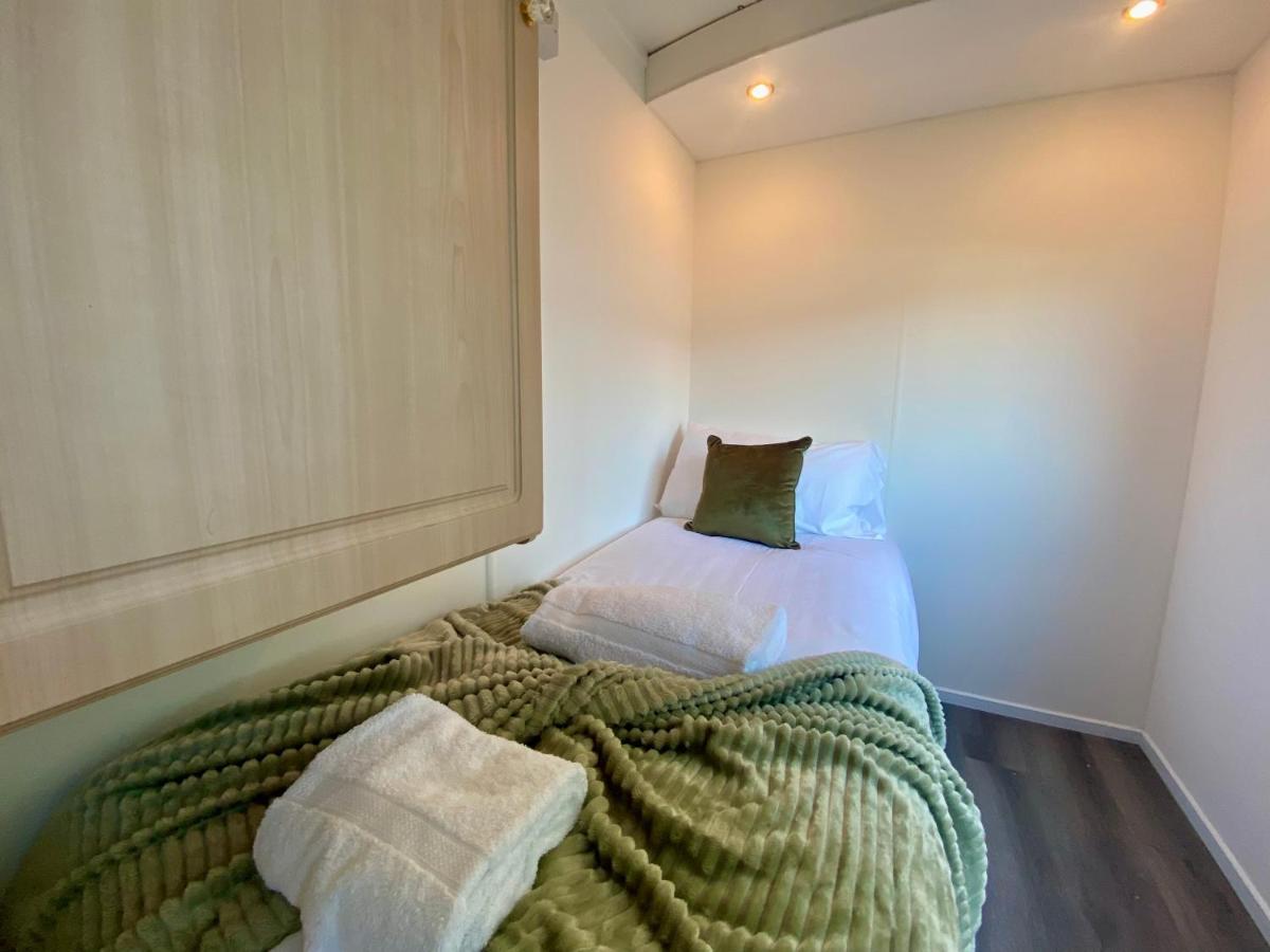 Elletson Park Hotell Pilling Exteriör bild