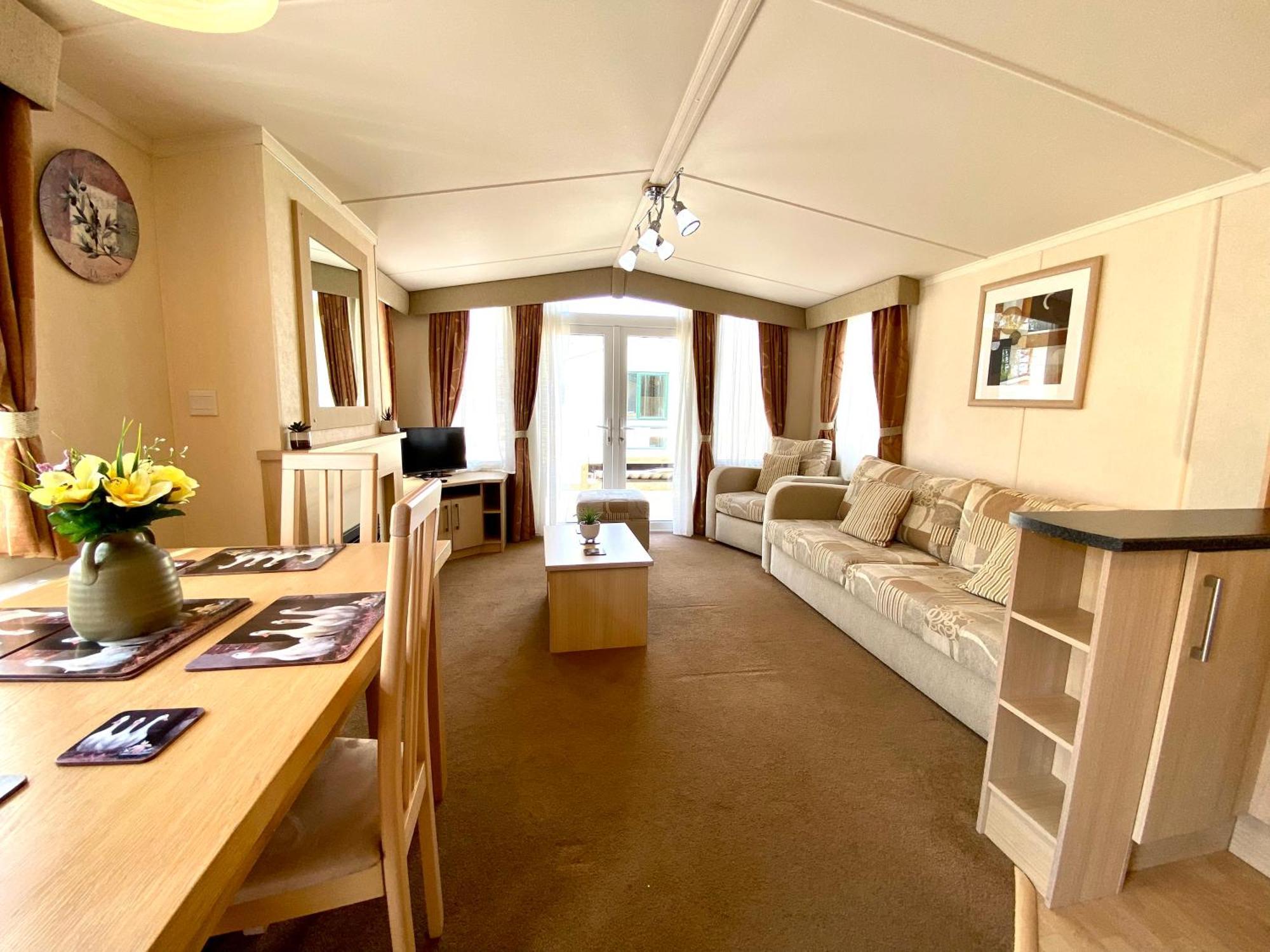 Elletson Park Hotell Pilling Exteriör bild