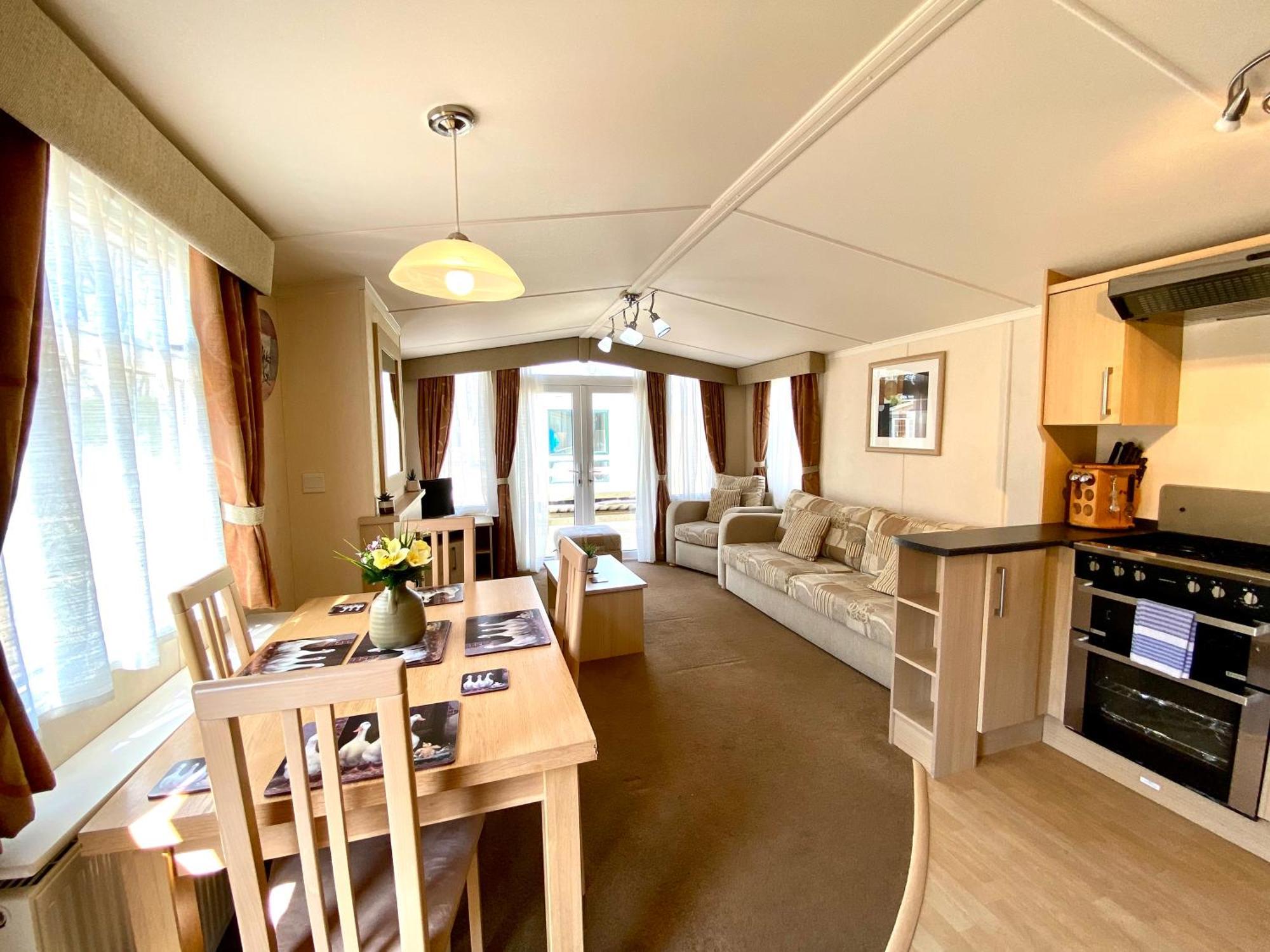 Elletson Park Hotell Pilling Exteriör bild